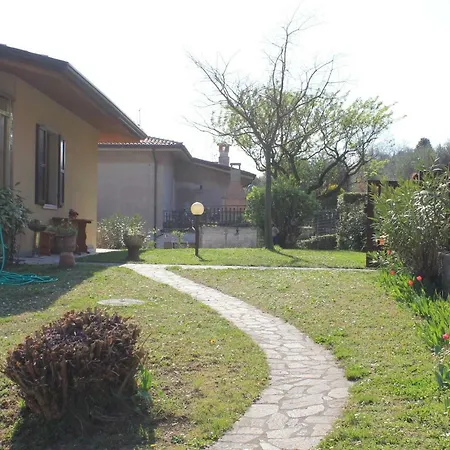 Holiday home Casa Vacanze Cora Costermano